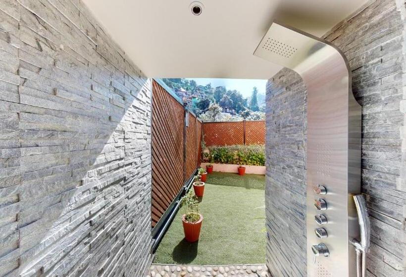 스위트, Radisson Hotel Shimla