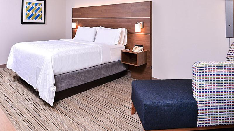 스탠다드 룸 킹사이즈 침대, Holiday Inn Express Hotel & Suites Mount Pleasant, An Ihg