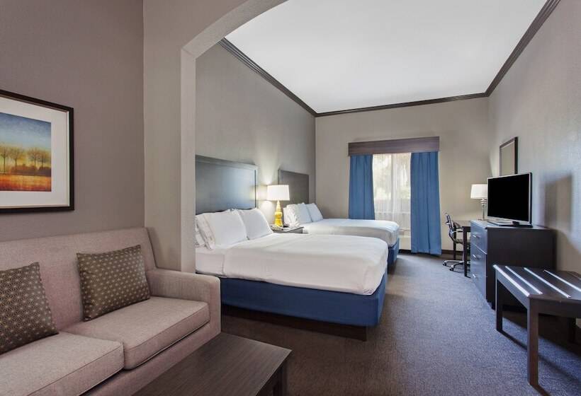 스위트, Holiday Inn Express & Suites Wharton, An Ihg