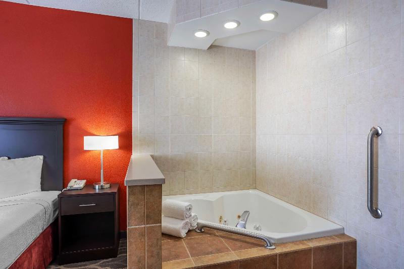 Люкс Адаптированный для Инвалидов, Best Western Inn At Blakeslee Pocono