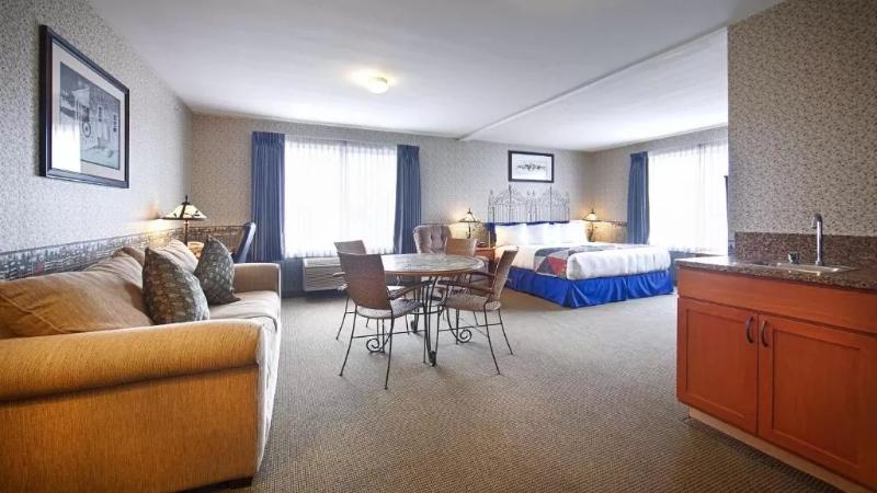 스위트 킹사이즈 침대, Best Western Bronco Inn