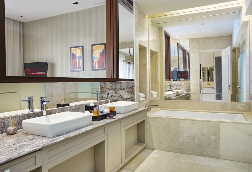 سوییت لوکس, Resorts World Sentosa  Equarius