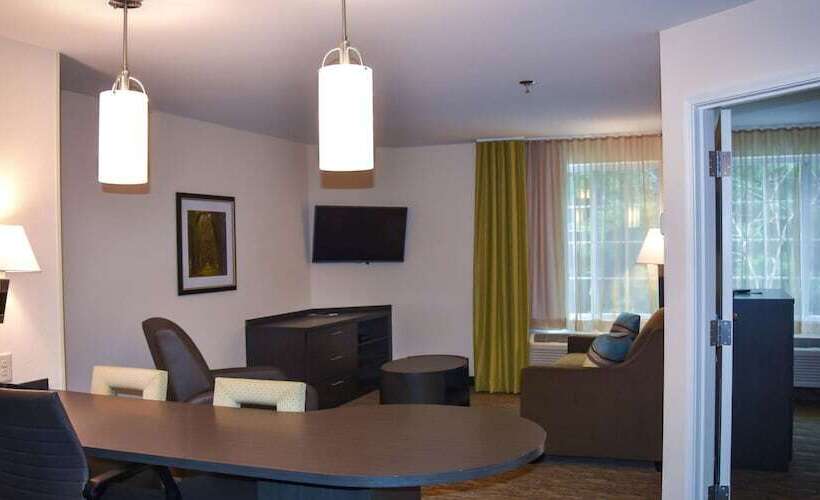 Люкс, Candlewood Suites Pearl, An Ihg