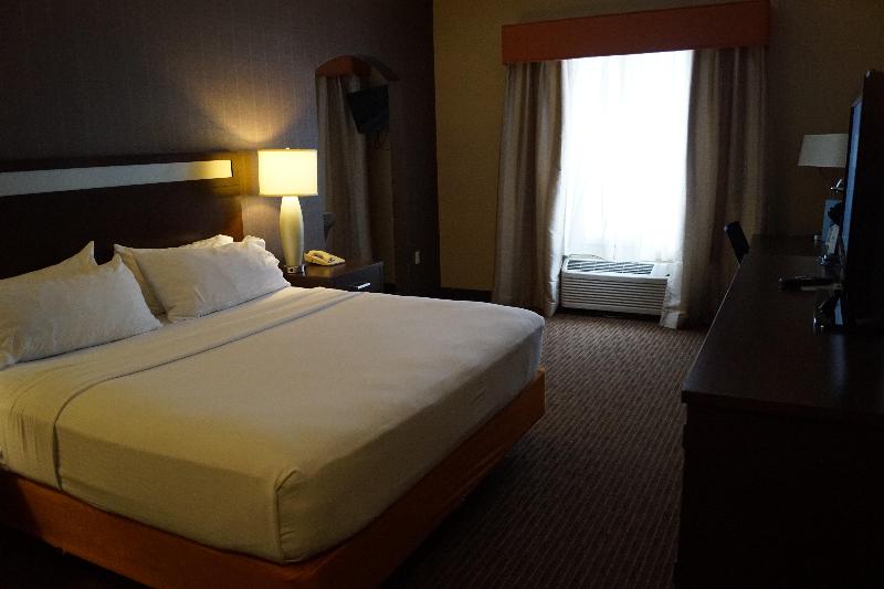 Номер Deluxe Кровать Кинг, Holiday Inn Express And Suites Rochester West Medical Center, An Ihg