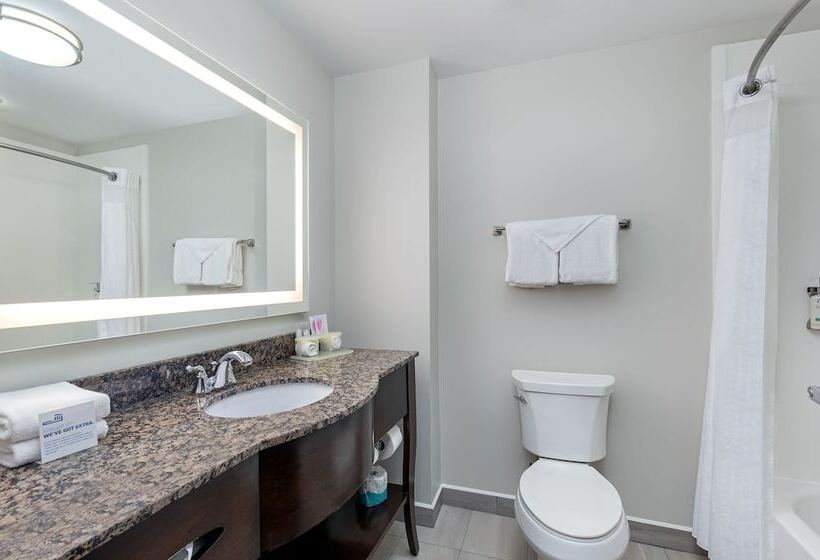 标准间, Holiday Inn Express & Suites   Cleveland Northwest, An Ihg