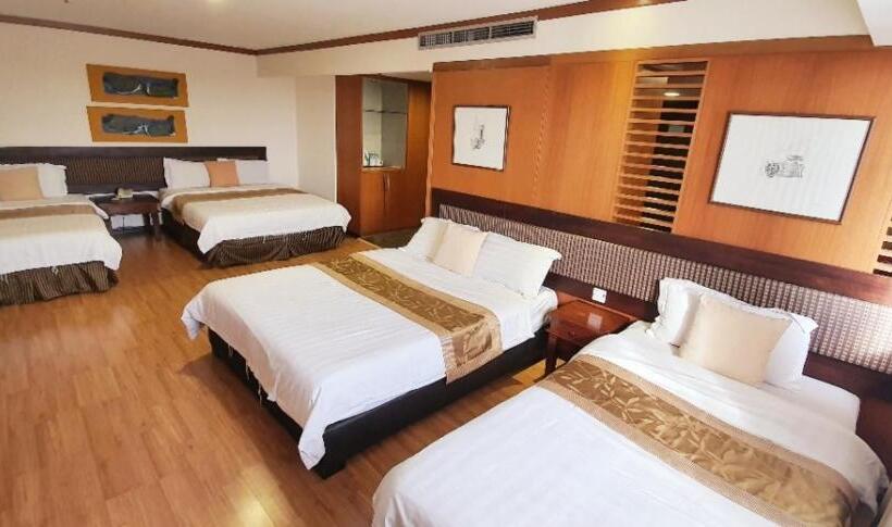 Семейный Номер, Kemena Hotel Bintulu