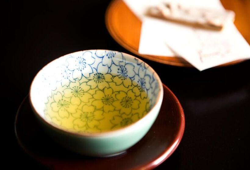 Номер Стандарт, Yumoto Konpira Onsen Hananoyu Kobaitei
