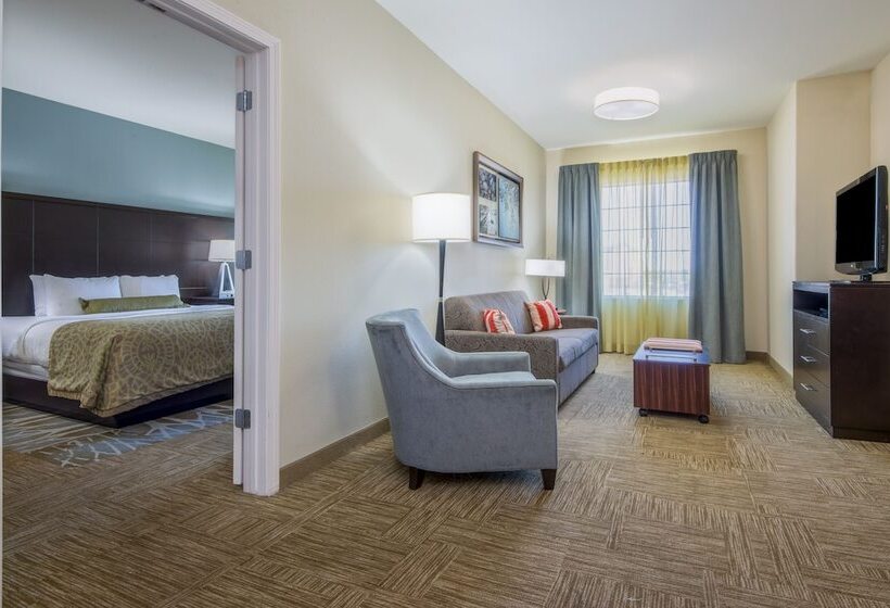 מיטת קינג בסוויטה, Staybridge Suites Amarillo Western Crossing, An Ihg