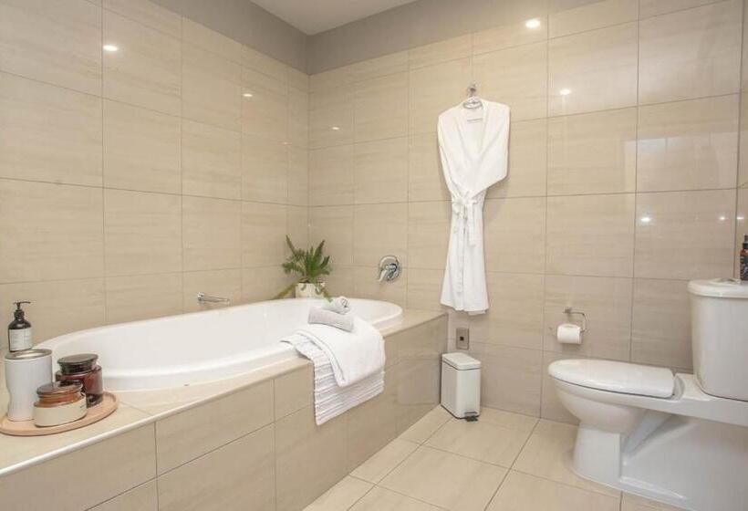 חדר דחוקס עם מיטת קינג, Dunluce Boutique B&b