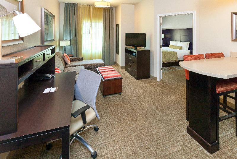 キングサイズベッドのスイートルーム, Staybridge Suites Tyler University Area, An Ihg