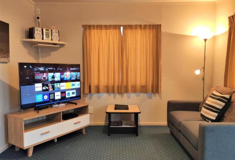 자쿠지 스위트, Braemar Motor Lodge