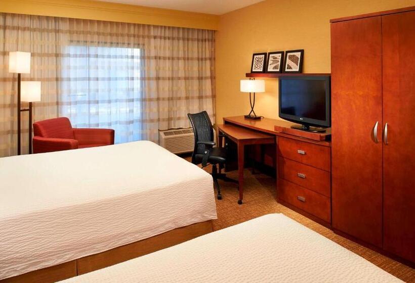 Номер Deluxe, Sonesta Select Detroit Auburn Hills