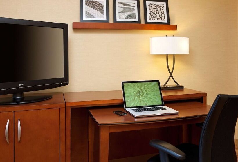Номер Deluxe, Sonesta Select Detroit Auburn Hills