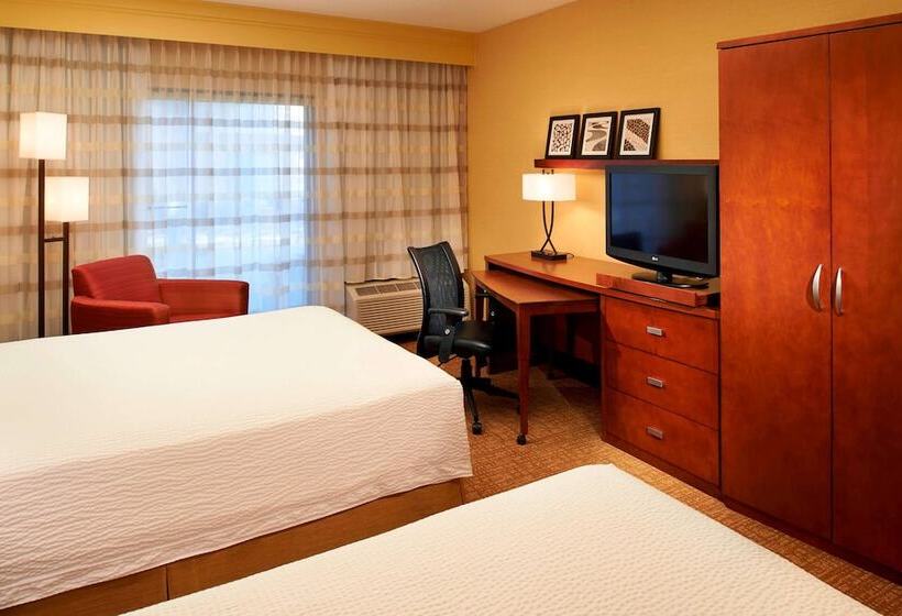 Номер Deluxe, Sonesta Select Detroit Auburn Hills