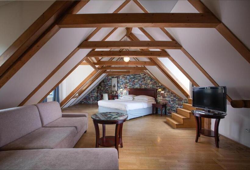 Suite with Terrace, Charles Bridge Rooms & Suites By Sivek Hotels