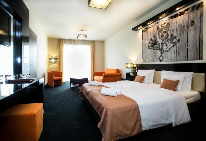 Семейный Номер, Gotthard Therme Hotel & Conference