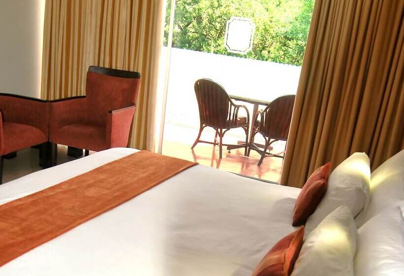 이그제큐티브 스위트, Safari Hotel & Convention Centre