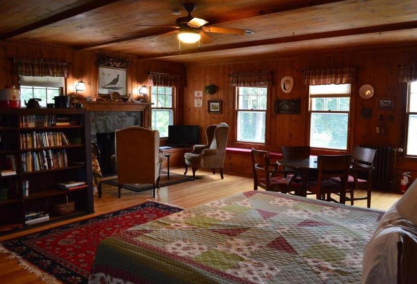 Номер Deluxe Кровать Кинг, The Brewster Inn