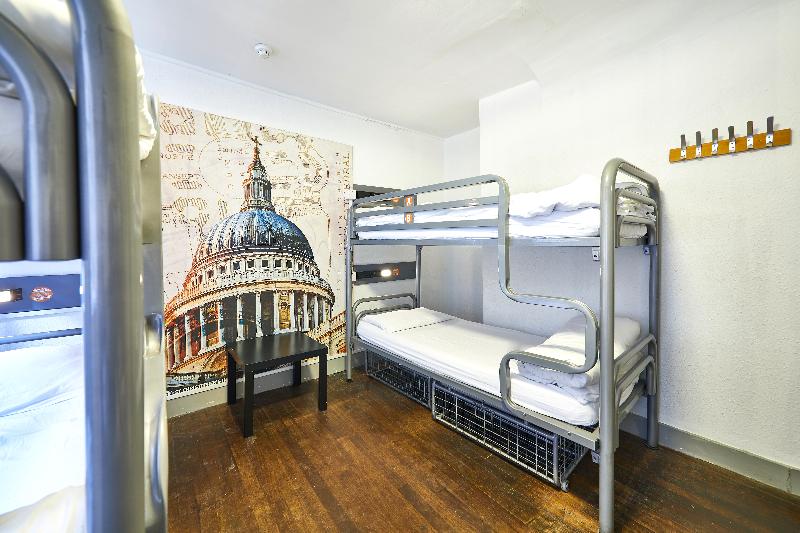 Кровать в Многоместном Номере с Общей Ванной, St Christopher S The Inn   London Bridge
