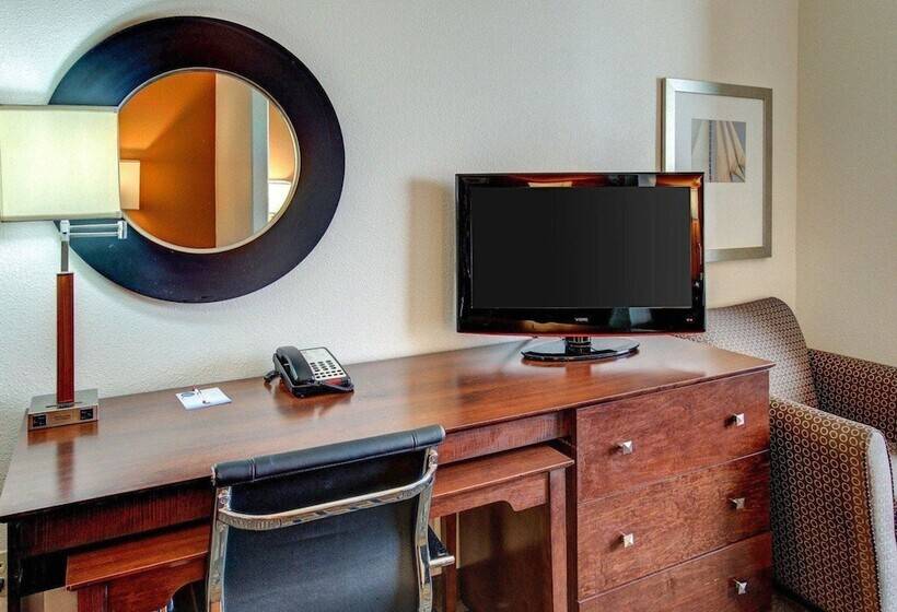 Люкс, Comfort Suites Waxahachie   Dallas