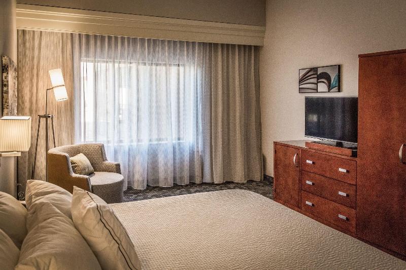 Стандартный Номер Кровать Кинг, Courtyard By Marriott Norman