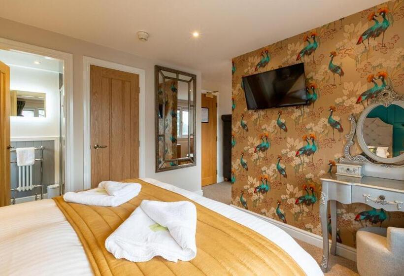 Четырехместный Номер Deluxe, Holly Lodge Guest House With Free Off Site Health Club