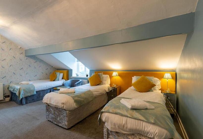 Трехместный Номер Deluxe, Holly Lodge Guest House With Free Off Site Health Club