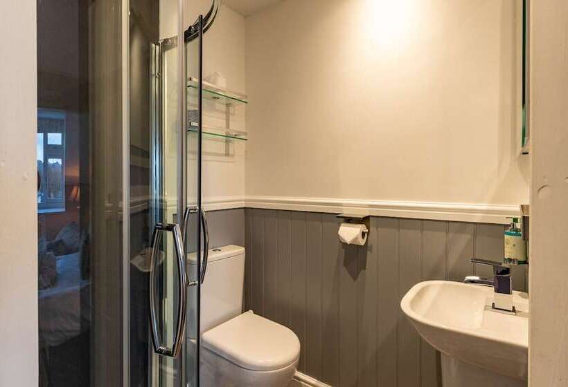 Номер Стандарт, Holly Lodge Guest House With Free Off Site Health Club