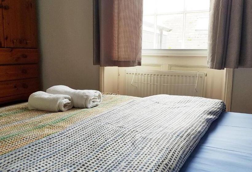Номер Стандарт, Olivers Guest House