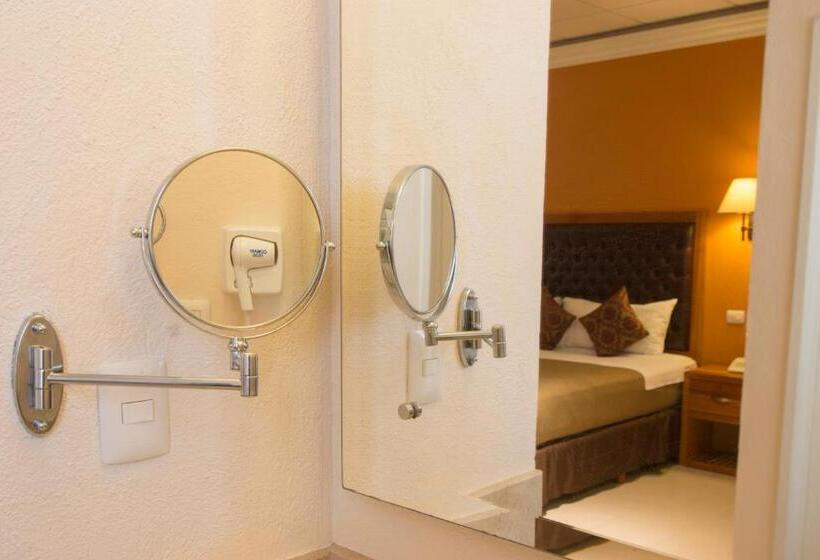 Quarto Estandar, Rio Queretaro