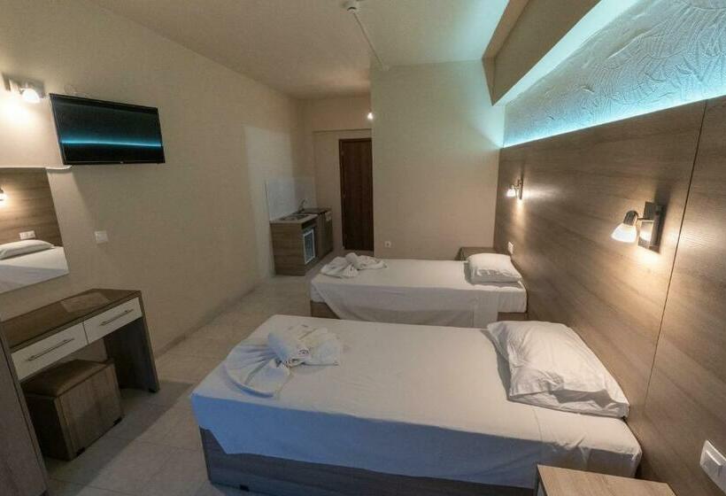 استودیو استاندارد با چشم‌انداز استخر, Rose Hotel Faliraki
