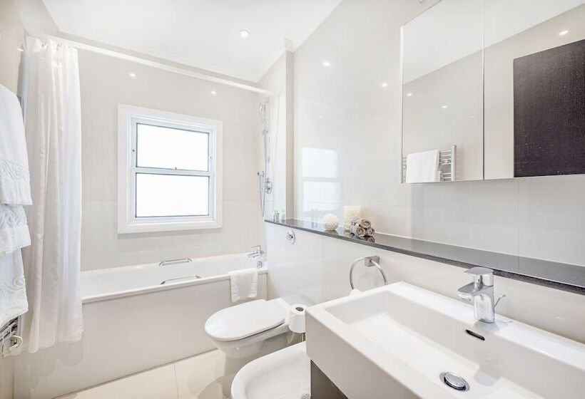 Апартаменты 2 Спальни, 130 Queen S Gate Apartments