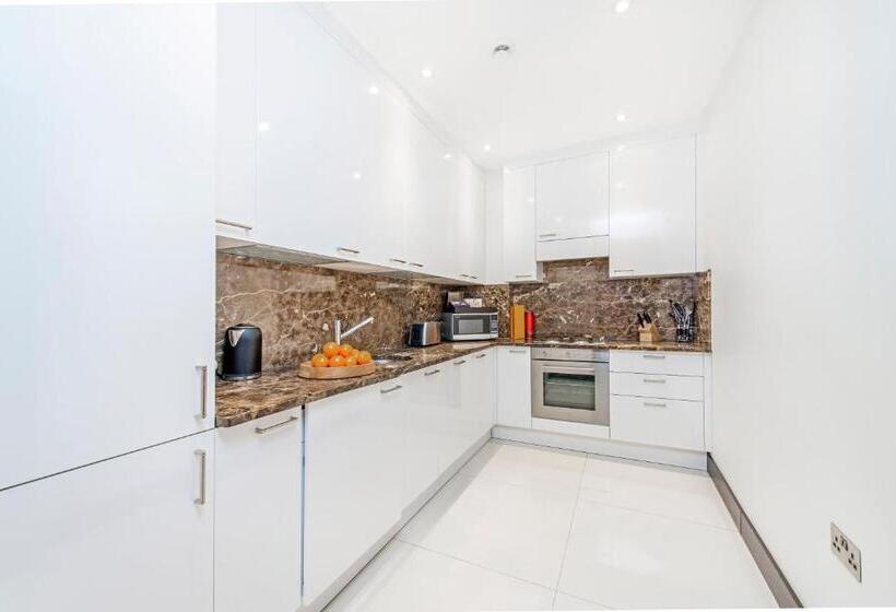 Апартаменты Superior 1 Спальня, 130 Queen S Gate Apartments