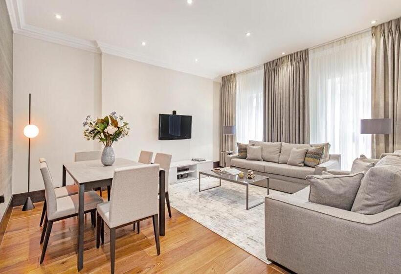 Апартаменты Deluxe 3 Спальни, 130 Queen S Gate Apartments