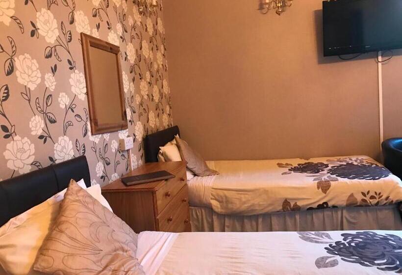 Семейный Номер, Bowman Lodge