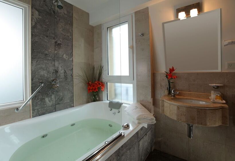 سوییت, Europlaza Hotel & Suites