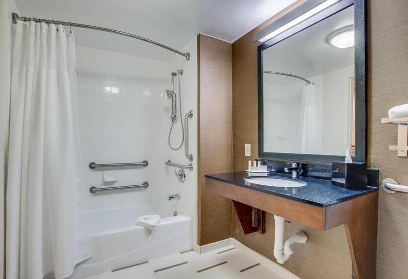 Номер Стандарт Кровать Кинг Адаптированный для Инвалидов, Fairfield Inn By Marriott Burlington Williston