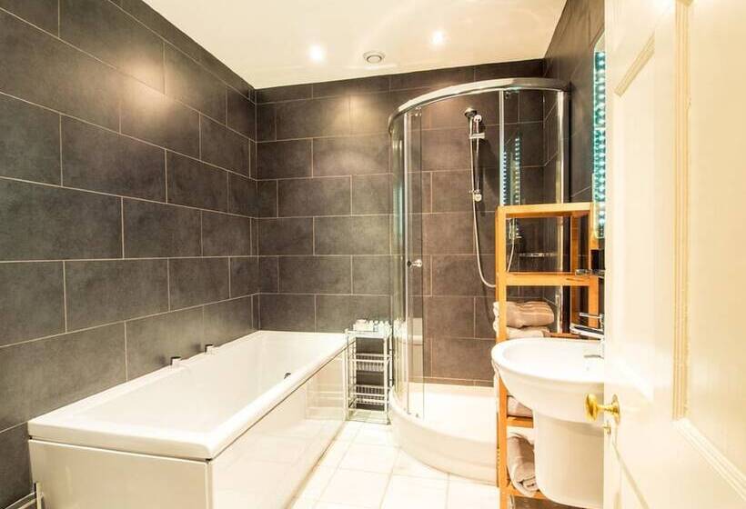 Номер Deluxe Вид на Сад, Six Brunton Place Guest House