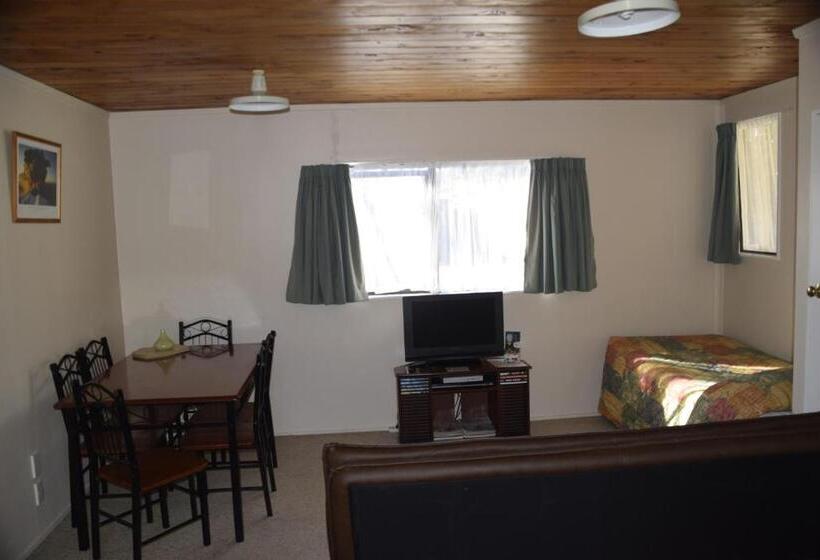 Апартаменты 2 Спальни, Judges Pool Motel Turangi
