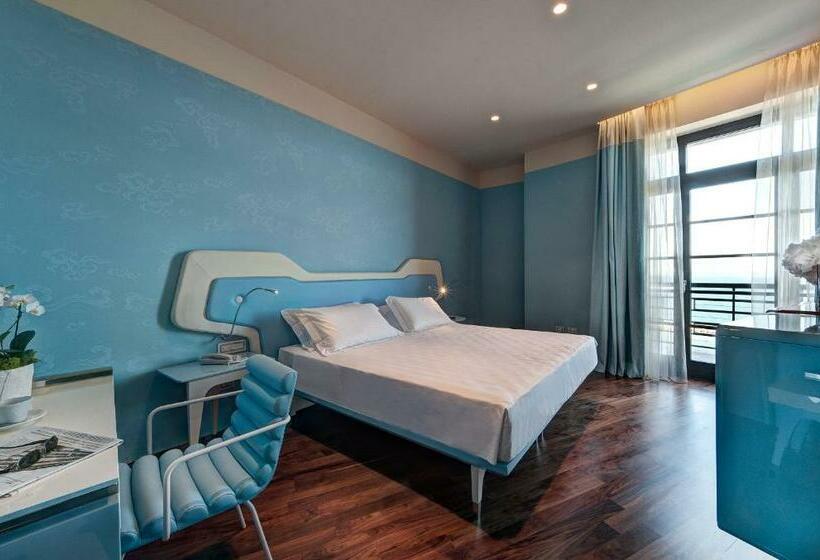 اتاق استاندارد با چشم‌انداز دریا, Jr Hotels Bari Grande Albergo Delle Nazioni