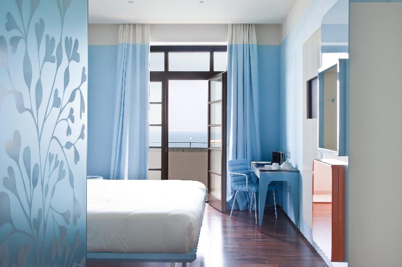 اتاق لوکس خانوادگی, Jr Hotels Bari Grande Albergo Delle Nazioni