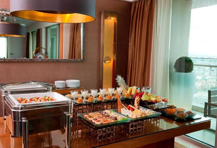 Номер Executive Кровать Кинг, Renaissance Istanbul Polat Bosphorus