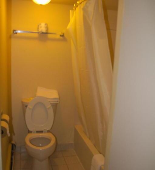 Номер Стандарт, American Inn And Suites