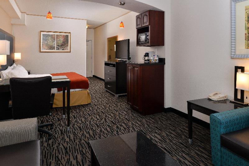 Люкс Кровать Кинг, Holiday Inn Express & Suites Tacoma South   Lakewood, An Ihg
