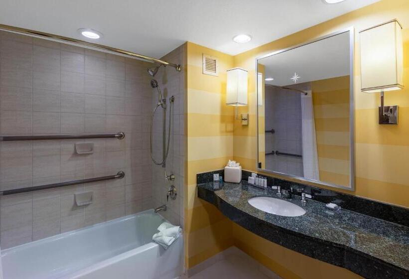 Люкс Клуб, Wyndham Grand Oklahoma City Downtown