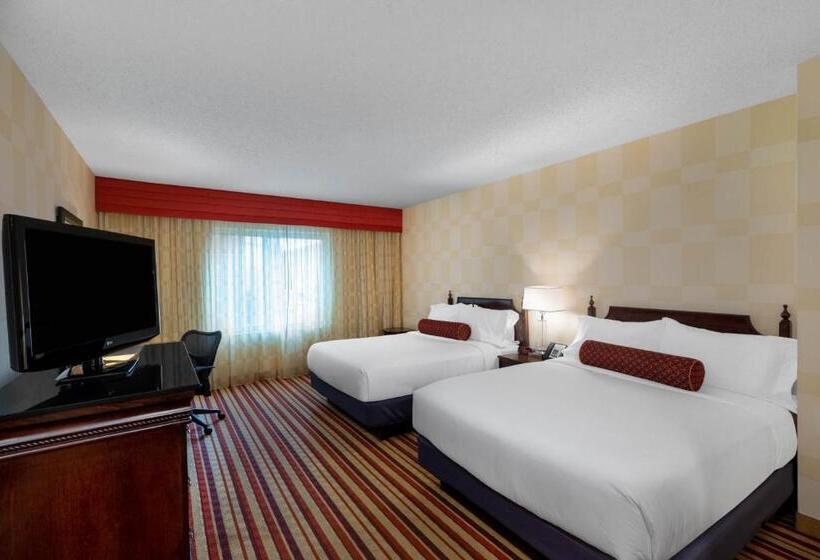 Номер Клуб, Wyndham Grand Oklahoma City Downtown
