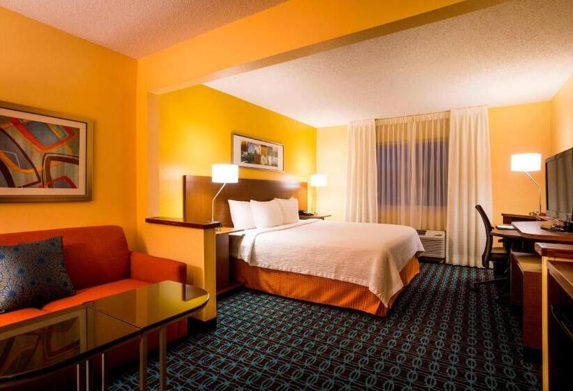 Люкс Кровать Кинг, Fairfield Inn And Suites By Marriott Cincinnati Eastgate