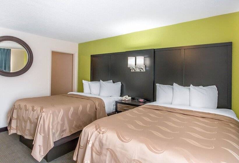 Номер Стандарт 2 Двуспальные Кровати, Quality Inn Hinesville   Fort Stewart Area, Kitchenette Rooms   Pool   Guest Laundry