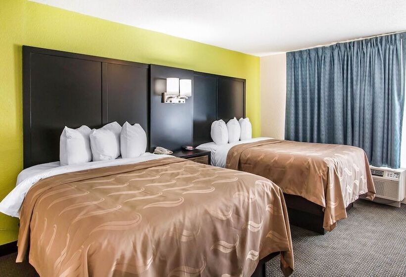 Номер Стандарт 2 Двуспальные Кровати, Quality Inn Hinesville   Fort Stewart Area, Kitchenette Rooms   Pool   Guest Laundry