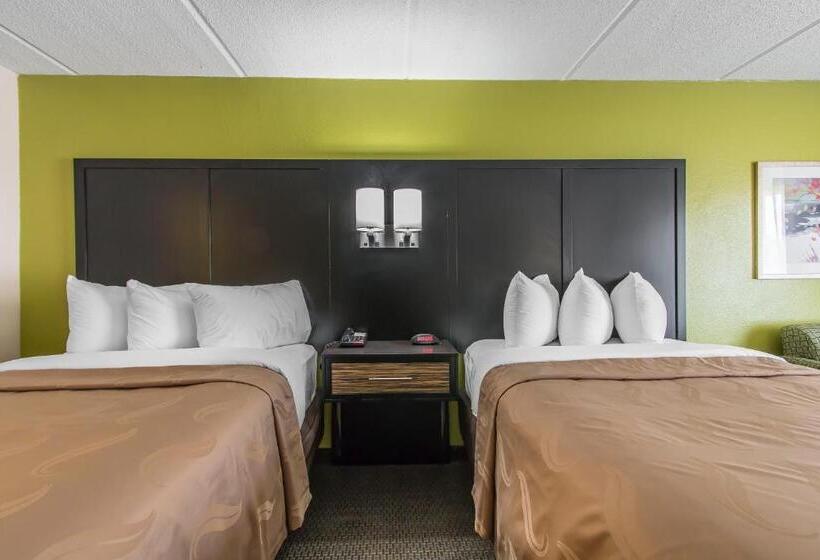 Номер Стандарт 2 Двуспальные Кровати, Quality Inn Hinesville   Fort Stewart Area, Kitchenette Rooms   Pool   Guest Laundry